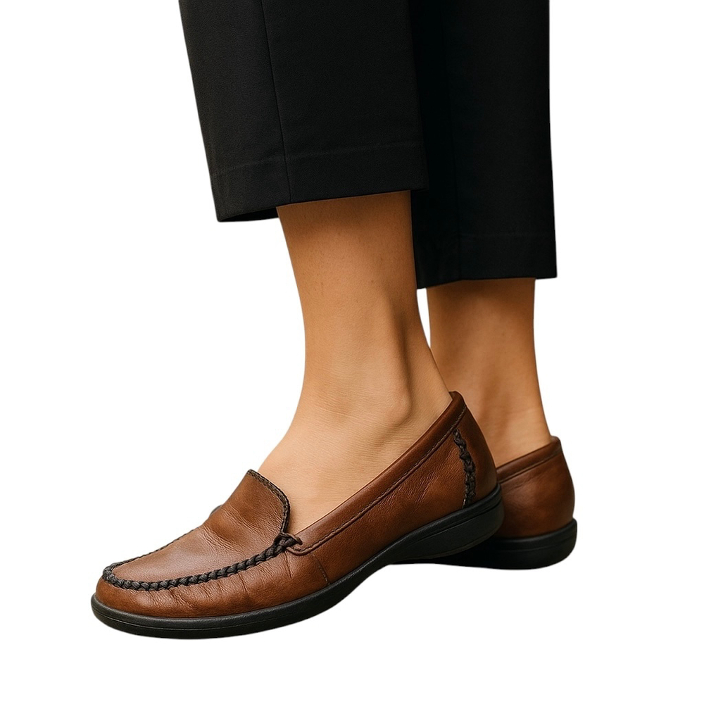 Thom McAn Brown Leather Moccasin Loafers Size 10